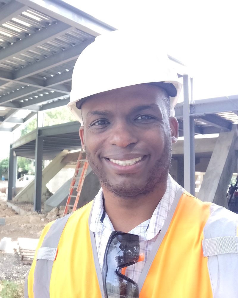 Ing. Pablo Graciano, Supervisor Técnico Privado, en una obra en construcción